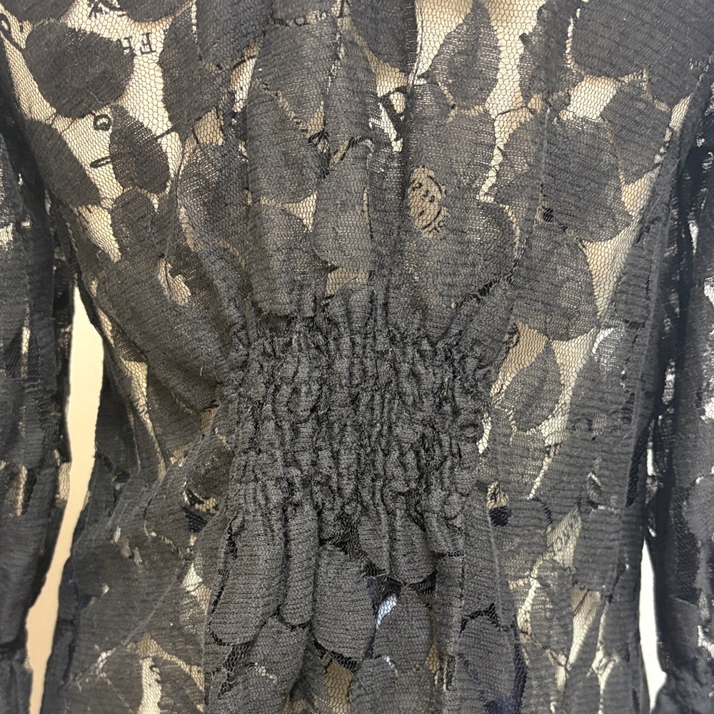 /Garcia Elegant Black Lace V-Neck Long Sleeve with Elastic Wrist Sheer Top JR, M - Picture 9 of 11
